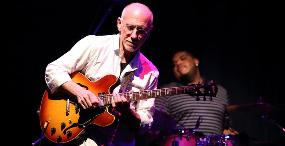 Larry Carlton